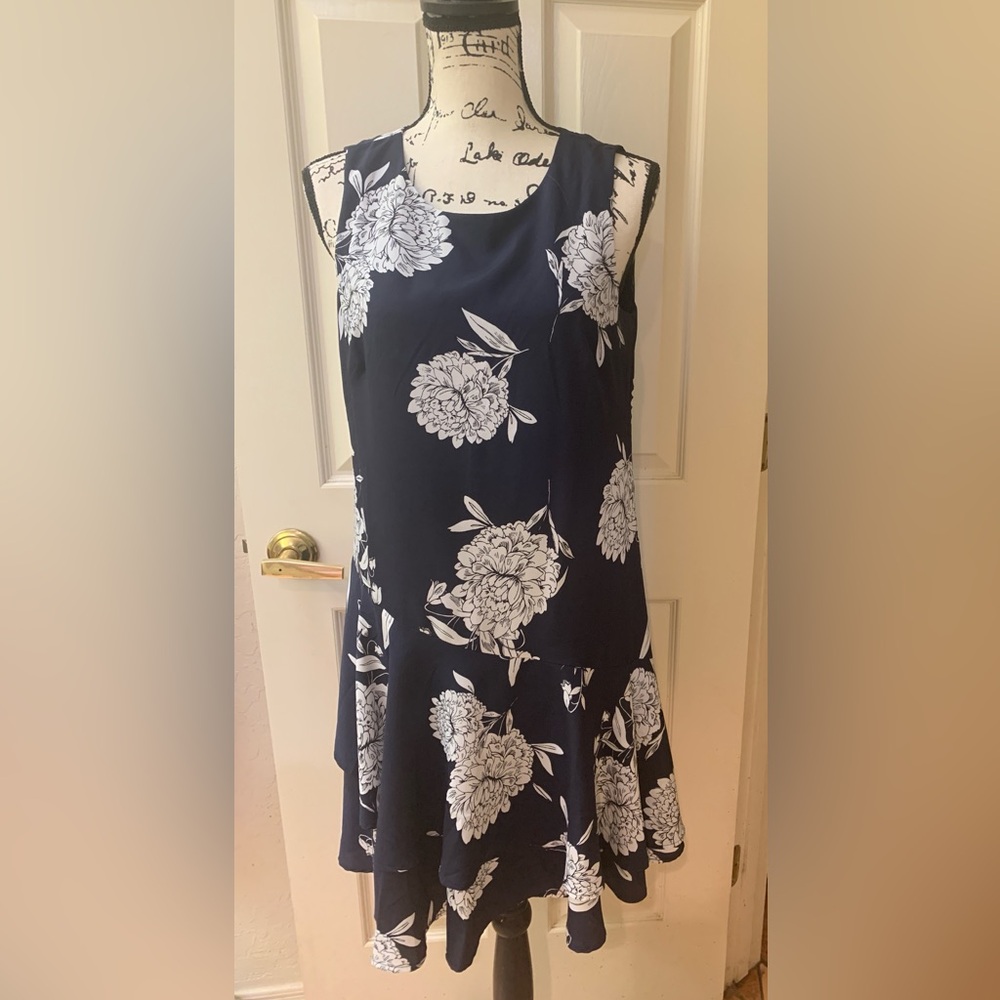 Vince Camuto Navy and White Floral Midi Dress